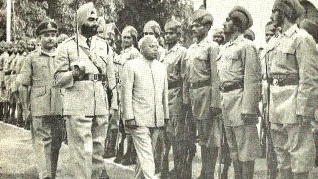 (धरम वीरा की ये दोनों तस्वीरें धरम वीरा फाउंडेशन के सौजन्य से ली गई हैं)