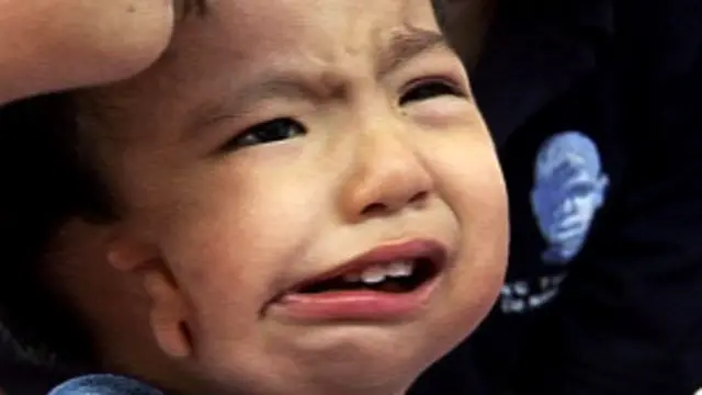 Criança afetada pelo agente laranja. Foto: reprodução de vídeo