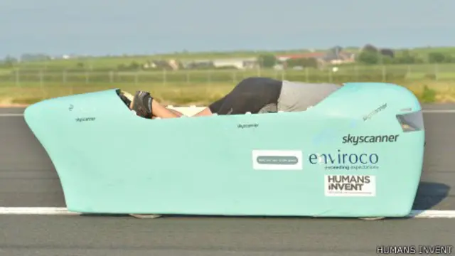 Obree en su bicicleta