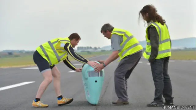 Obree en su bicicleta
