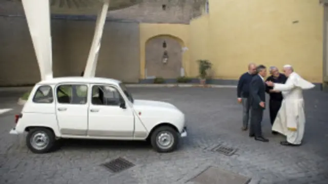 میری رینو فور کار سے بہتر کیا تحفہ ہو سکتا ہے؟ ۔ پادری زوکا