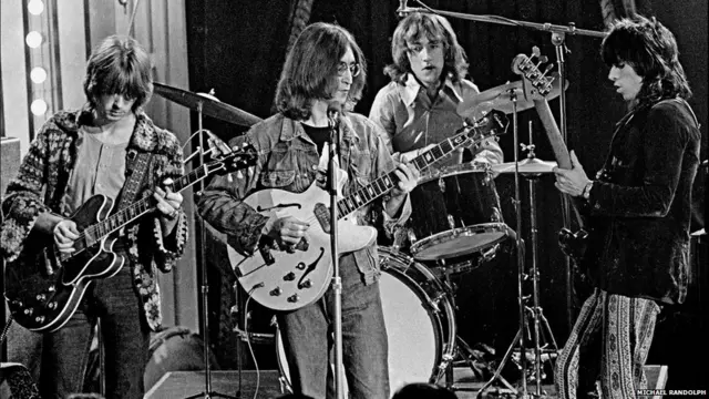 Dirty Mac bersama Eric Clapon dan John Lennon.