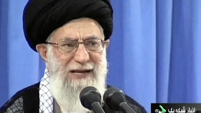 آیت اللہ خامنہ ای نے کہا کہ اس وقت مذاکرات کے ساتھ ساتھ ہتھیار بھی بہت ضروری ہیں