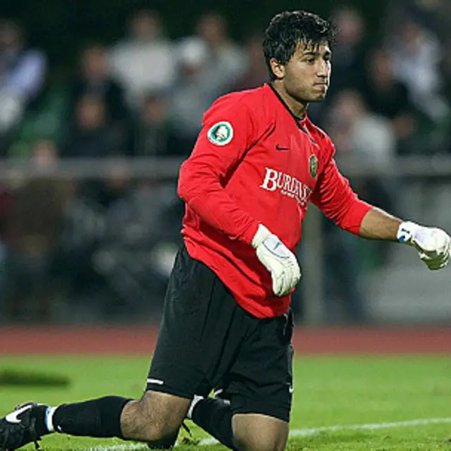 فقیریار اخیرا از سوی شبکه تلویزیونی ESPN دومین فوتبالیست برتر سال آسیا انتخاب شد