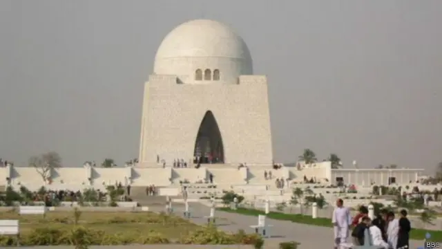 कराची में जिन्ना की मजार