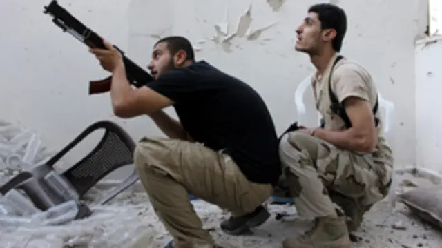 يتواصل القتال في سوريا في غضون ذلك