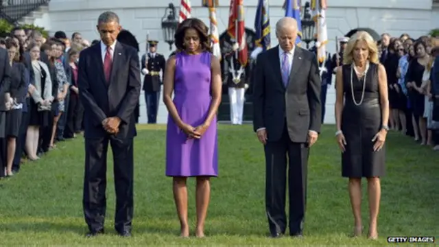 Presiden Barack Obama dan wakilnya Joe Biden memperingati tragedi di Gedung Putih. 