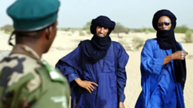 يأتي القتال بعد اسبوع من أداء الرئيس المالي الجديد اليمين الدستورية