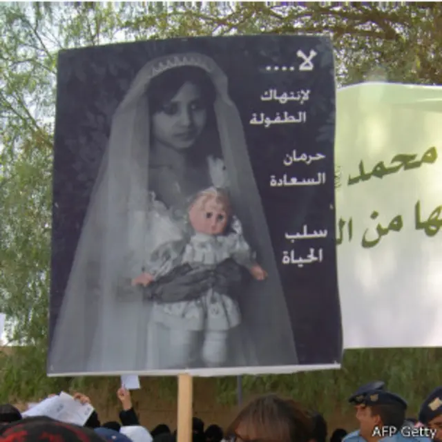 د بشري حقونو یوه ډله وايي په یمن کې ۱۴ سلنه نجونې له ۱۵ کلنۍ مخکې ودېږي او په سلو کې ۵۰ له اتلس کلنۍ مخکې واده کېږي.