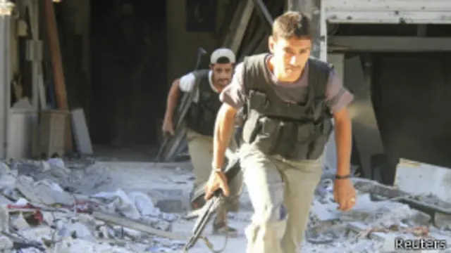 په داسې حال کې نړيوال په ډيپلوماټيکو خبرو لګيا دي، سوريه کې جګړه روانه ده