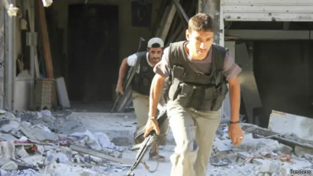 Rebelde sírio procura refúgio em Damasco (Reuters)