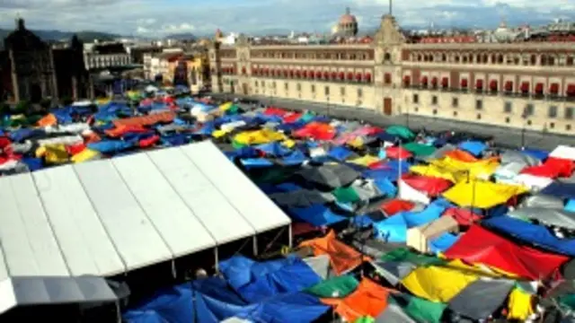 Campamento de maestros de la CNTE en el Zócalo de Ciudad de México