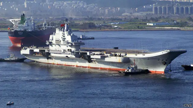 遼寧號離開大連港出海試航（中新社圖片27/8/2012）