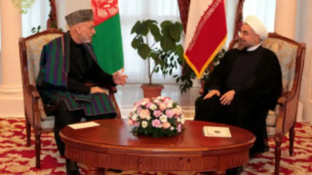 د افغانستان ولسمشر حامد کرزي د غونډې په څنډو کې د ایران له ولسمشر حسن روحاني سره هم ولیدل.