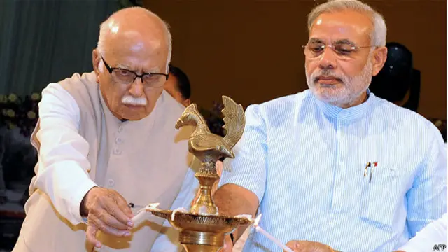 लालकृष्ण आडवाणी और नरेंद्र मोदी (फाइल फोटो)