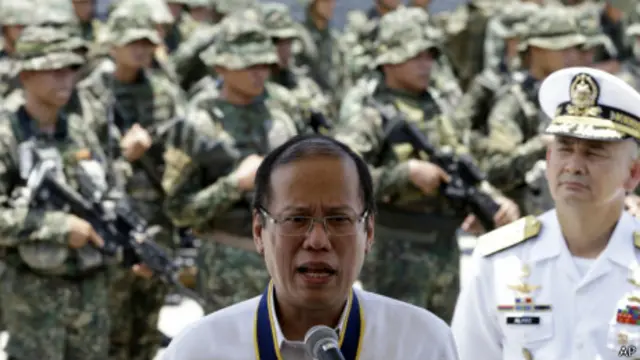 Presiden Filipina Benigno Aquino meminta pemberontak tidak lukai warga sipil.