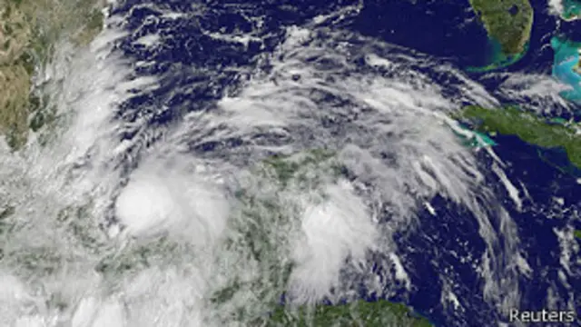 توفان اینگرید به سرعت به ساحل نزدیک می شود