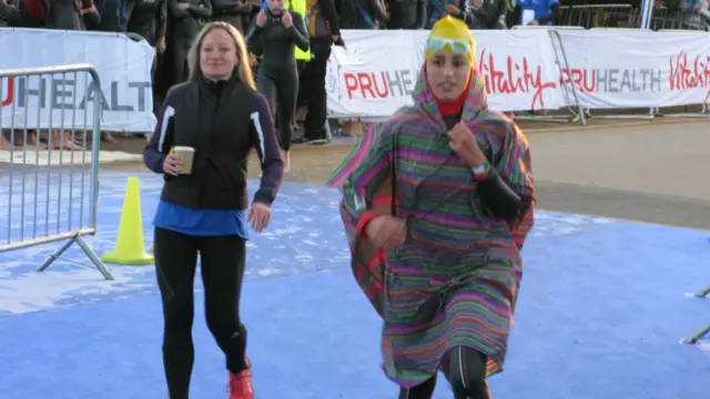 شیرین گرامی، اولین زن ایرانی است که از سوی اتحادیه بین المللی ورزش سه گانه مجوز حضور در این مسابقات را دریافت کرده