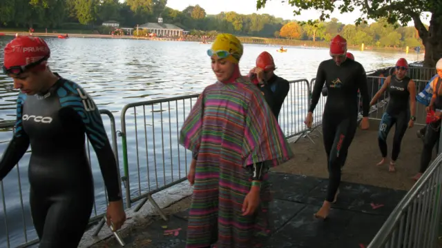 او امروز ۱۵ سپتامبر در مسابقات جهانی قهرمانی این رشته در هاید پارک لندن شرکت کرد