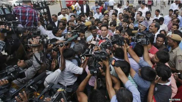 德里公交车强奸案震惊了全印度