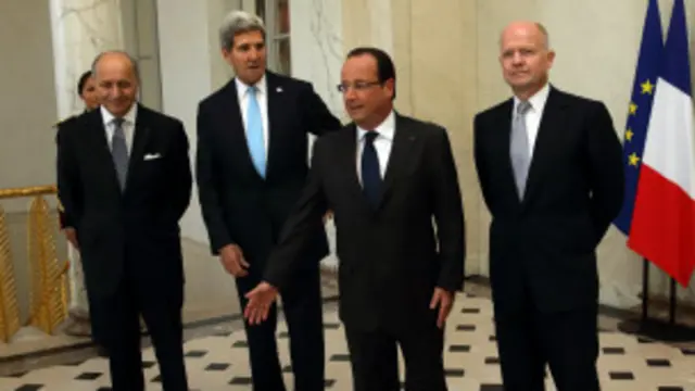 फ़्रांस के राष्ट्रपति और जॉन कैरी