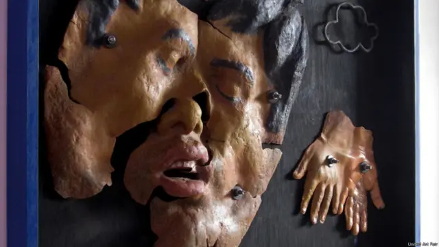 गणेश कुशवाहा ने अपनी इस कृति को "ट्रैम्पल्ड" नाम दिया है, जिसका अर्थ है कुचला हुआ.