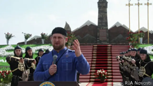 Рамзан Кадыров на открытии памятника чеченским женщинам