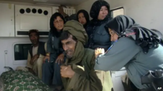 په وروستیو میاشتو کې پر ځینو مخکښو افغان مېرمنو بریدونه ډېر شوي او یا تښتول شوې دي.