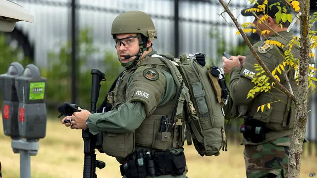 वॉशिंगटन नेवी यार्ड में गोलीबारी की घटना के दौरान वहां तैनात जवान