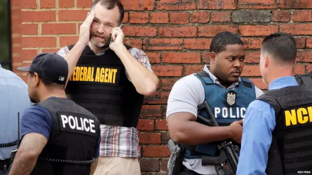 Сотрудники полиции и федеральных служб