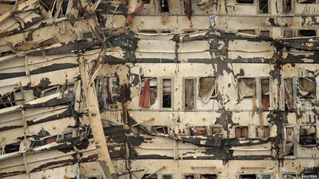 Крупный план окон кают на "Коста Конкордии"