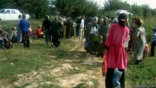 Ўзбекистонда болалар ўрнида энди муаллим ва шифокорлар далага ҳайдалмоқда