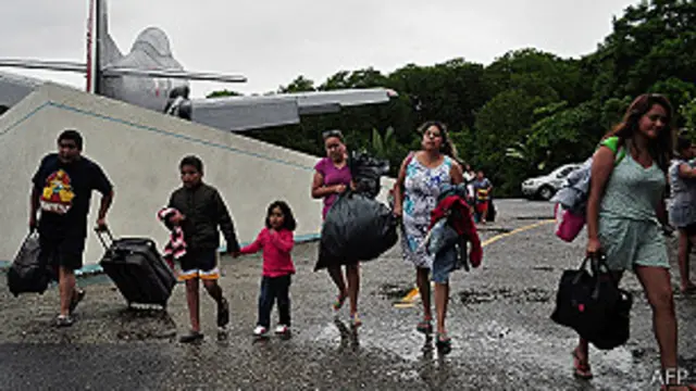 Turistas mexicanos en Acapulco