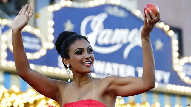 मिस अमरीका नीना दावुलूरी