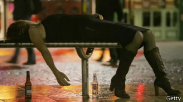 Пьяная девушка