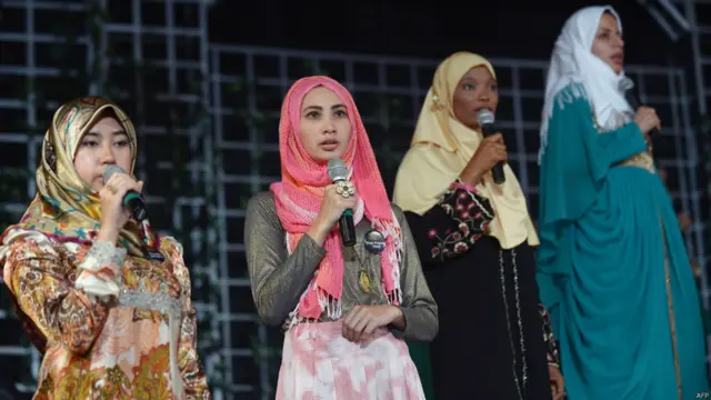 Finalis Muslimah World, Adek Berry/AFP