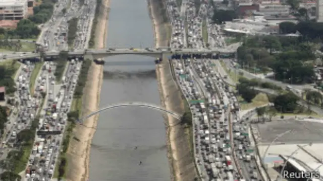 Turistas devem ser alertados sobre engarrafamentos para não se atrasarem para os jogos