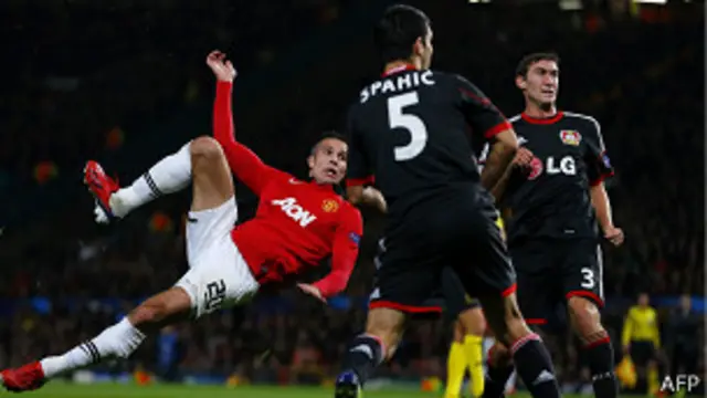 فان بيرسي يتألق مع مانشستر يونايتد