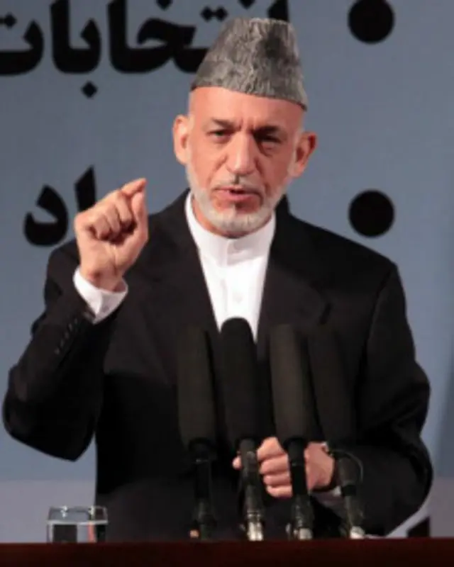 کرزی از نهادهای امنیتی خواست که برای مشارکت بیشتر زنان در انتخابات، مسئولان زن را در مراکز ثبت نام و رای گیری مستقر کنند
