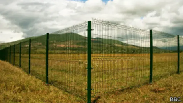 Заграждение на административной границе