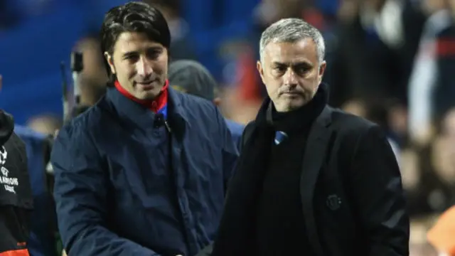 آثار الهزيمة على وجه مورينيو. 