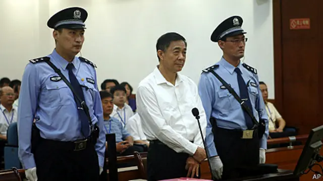 薄熙来在山东济南中级法院出庭(济南中院供图22/8/2013)