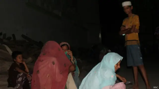 ہزاروں متاثرین نے پناہ گزین کیمپوں میں پناہ لے رکھی ہے جو خوف سے واپس ہونا نہیں چاہتے