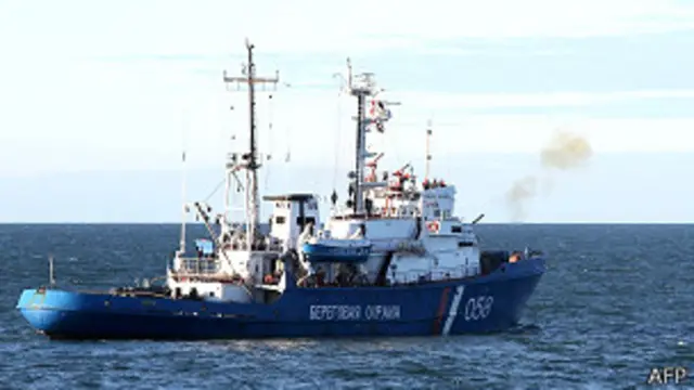 کشتی حامل معترضان