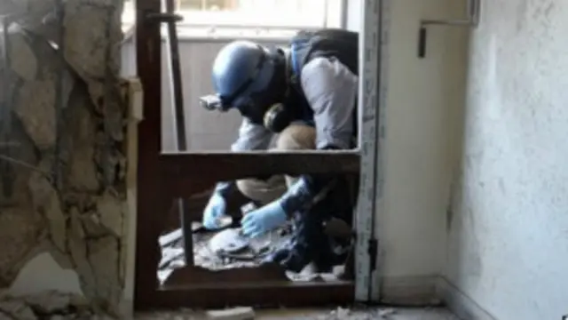 سوريې وروسته له هغه د وسلو ویجاړولو ته غاړه کېښوده چې امريکا پرې د بريد ګواښ وکړ