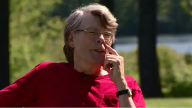 سټېفن کېنګ چې اوس ۶۵ کلن دی، وايي ليکنه کې يې خورا پرمختګ کړی