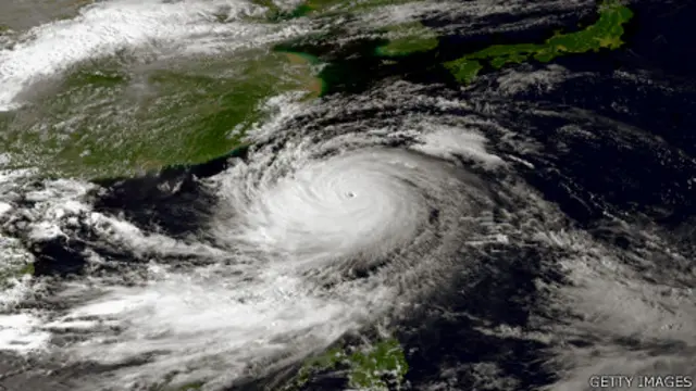 日本气象卫星拍到的台风天兔图片（20/9/2013）