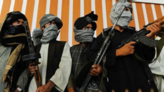 ښاغل‍ي مشرف له بریتانیایۍ ګارډین ورځپانې سره په مرکه کې ویلي وو پاکستان  له ۲۰۰۲ کال راهیسې  له دې کبله د طالبانو  سره همکارې کړې وه،‌ چې د حامد کرزي حکومت کمزورې کړي.