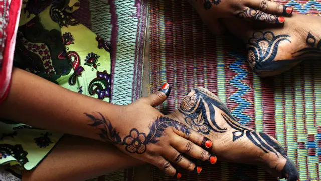 हिना आर्टिस्ट, नियामे, नाइजर, टैटू