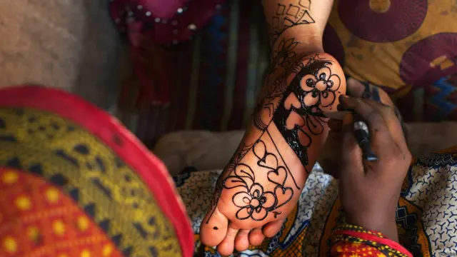 हिना आर्टिस्ट, नियामे, नाइजर, टैटू